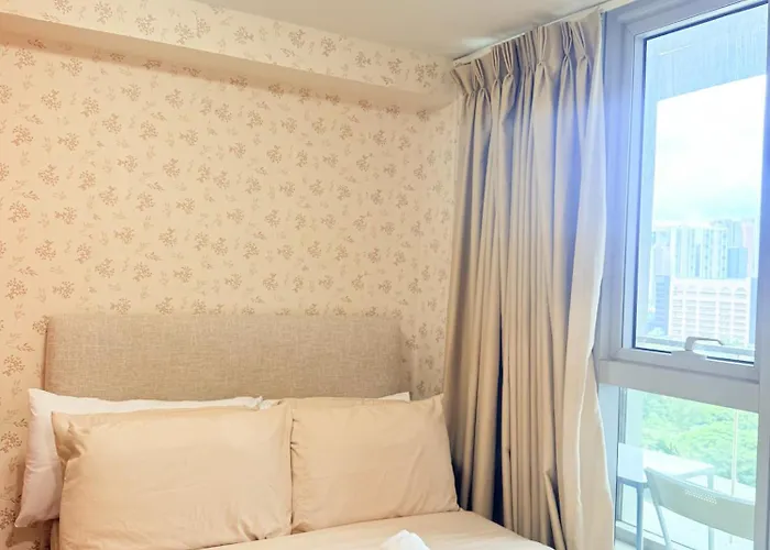 Uptown Parksuites Tower 2 *